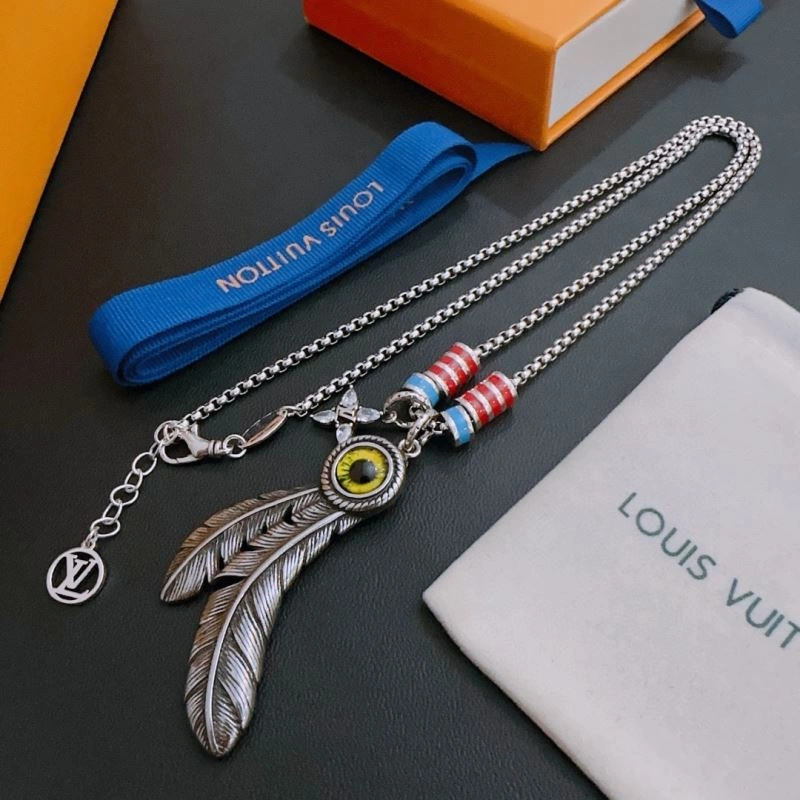 Compact Louis Vuitton Necklaces 251049