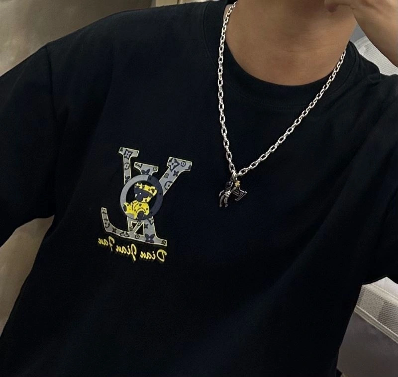 ComfortFit Louis Vuitton Necklaces 251032
