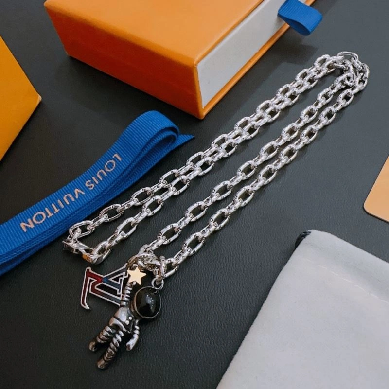 ComfortFit Louis Vuitton Necklaces 251032