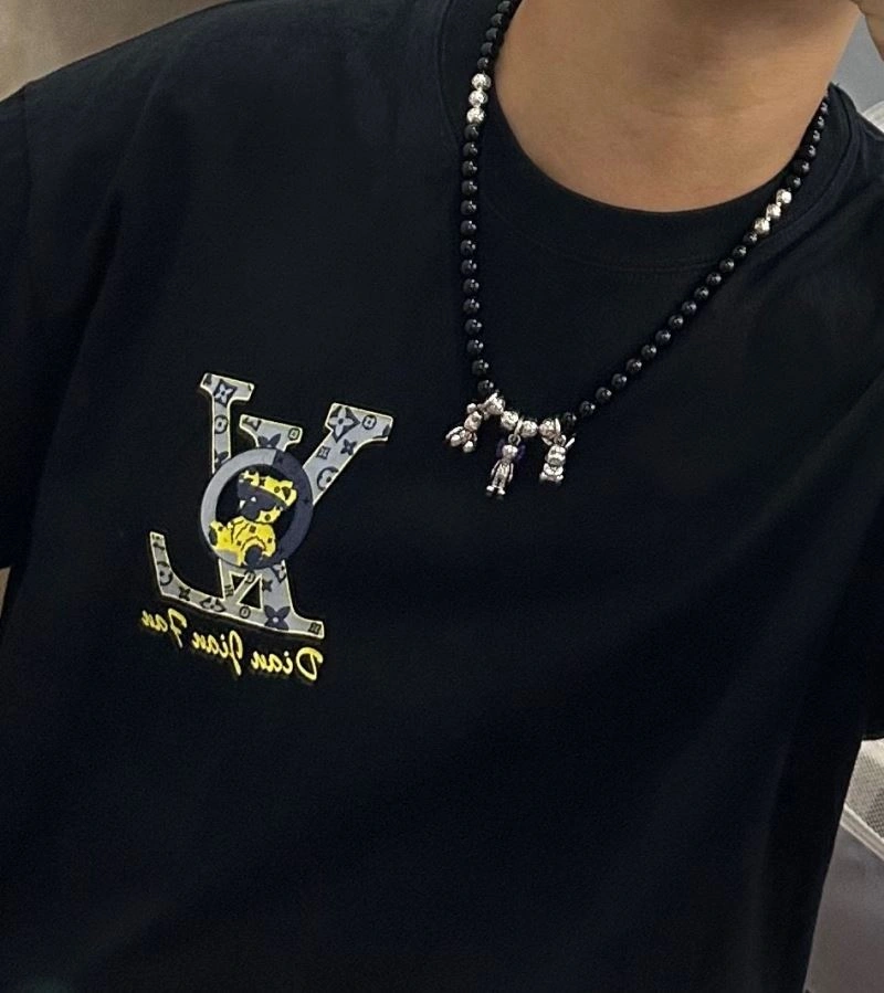 Louis Vuitton Necklaces Reliable 251046