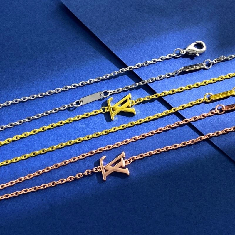 Louis Vuitton Necklaces Breathable 251059