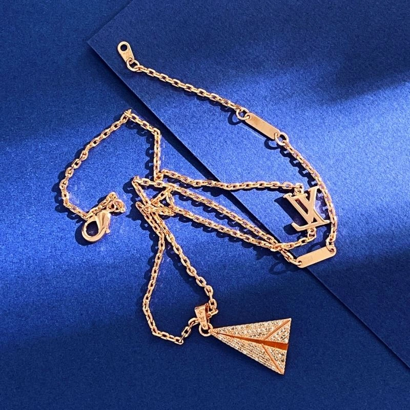 Louis Vuitton Necklaces Breathable 251059