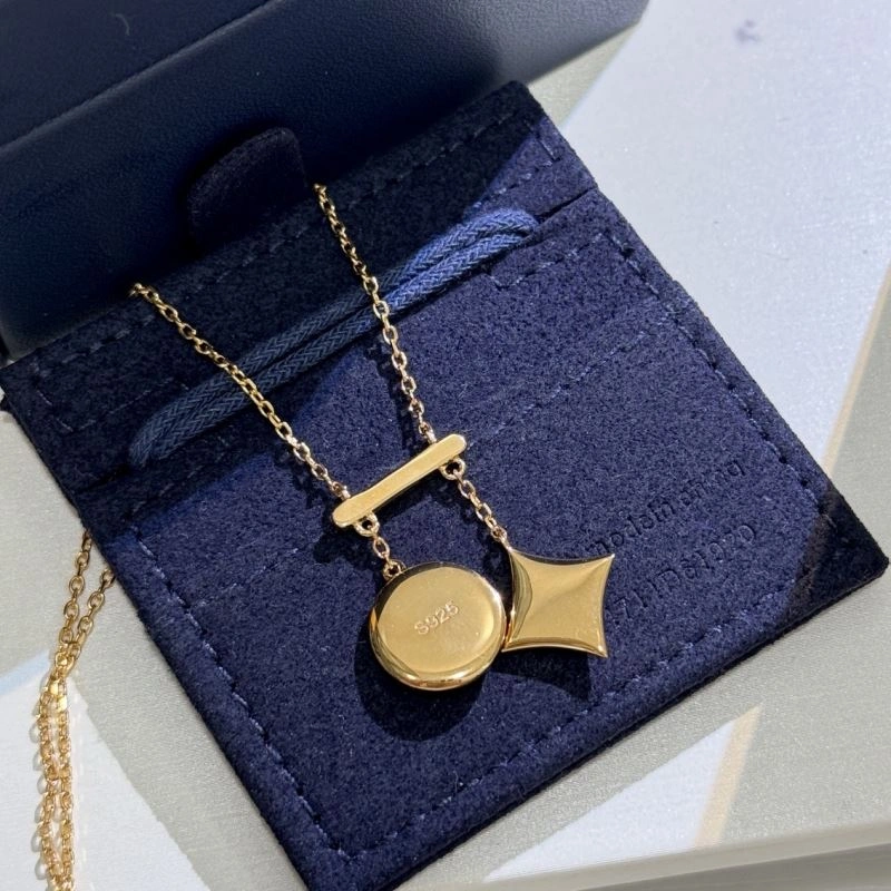 Louis Vuitton Necklaces Classic 251056