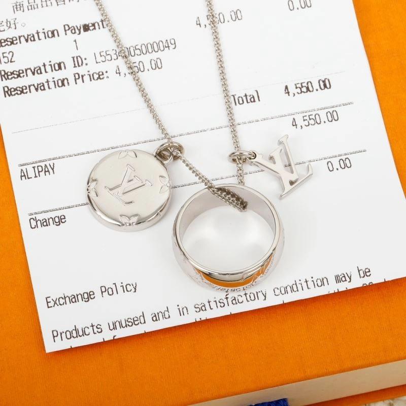 Tailored Louis Vuitton Necklaces 251057