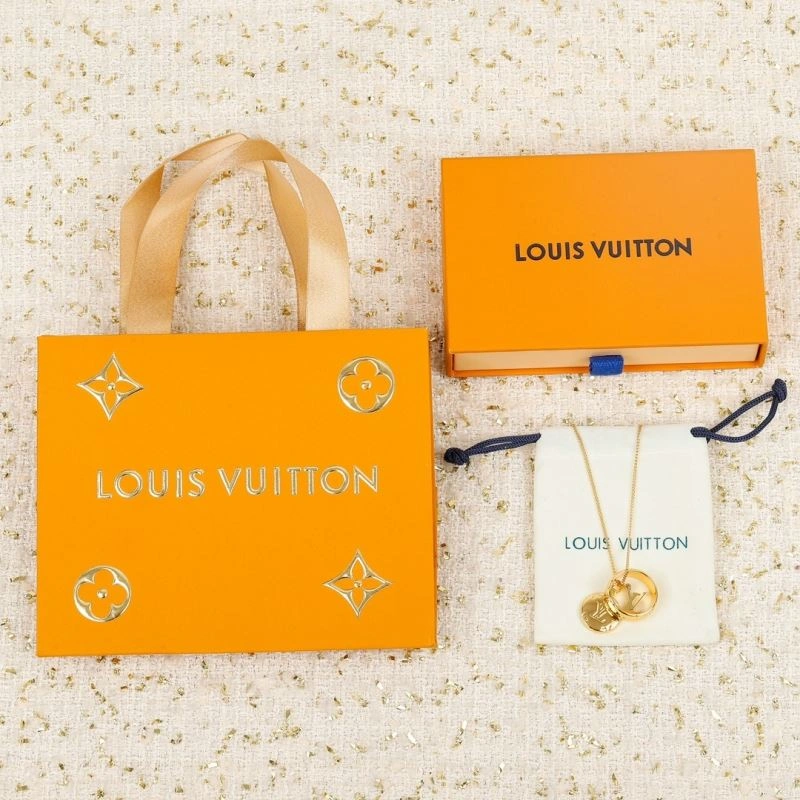 Lightweight Louis Vuitton Necklaces 251030
