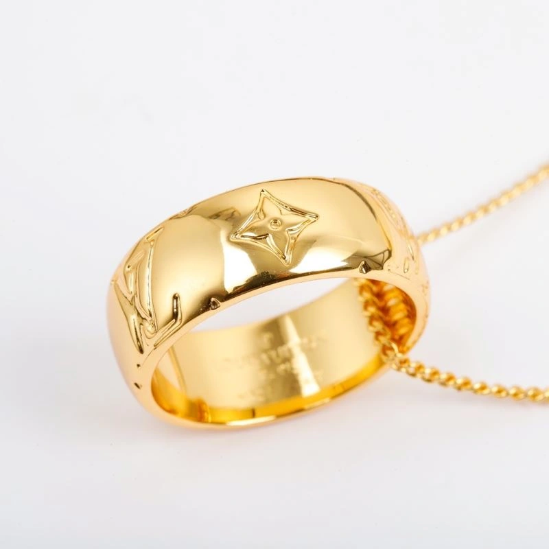 Lightweight Louis Vuitton Necklaces 251030