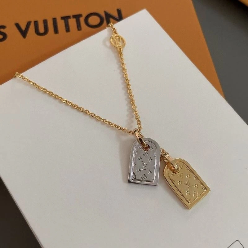 Attractive Louis Vuitton Necklaces 251055