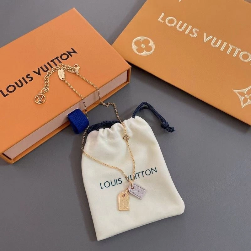 Attractive Louis Vuitton Necklaces 251055