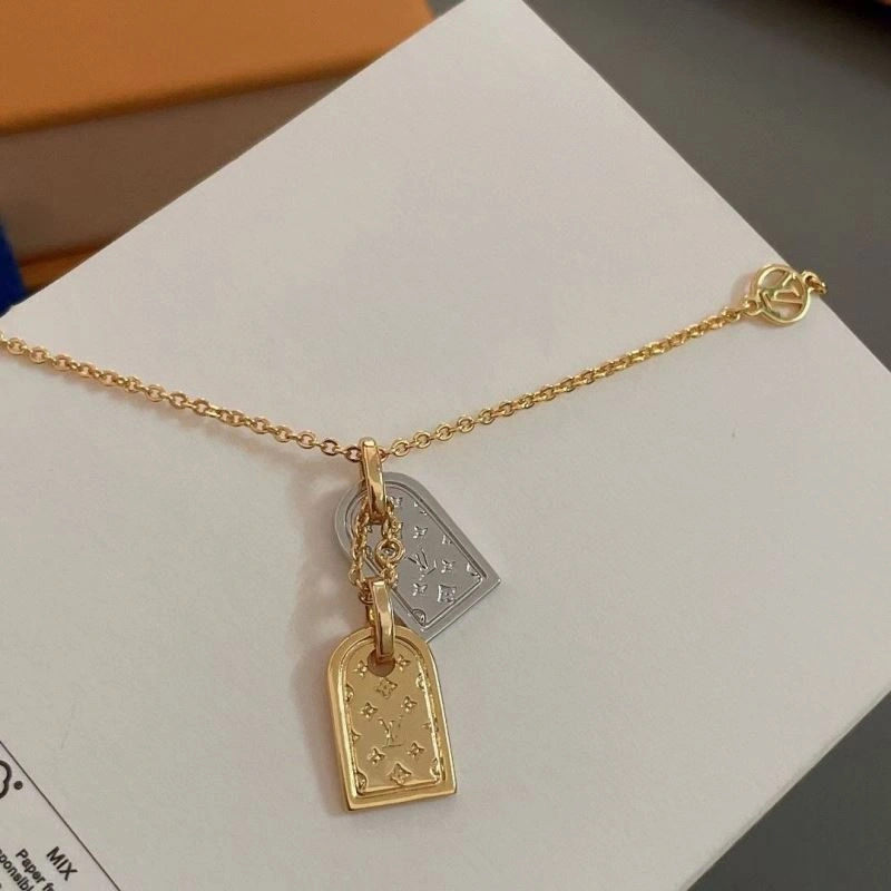 Attractive Louis Vuitton Necklaces 251055