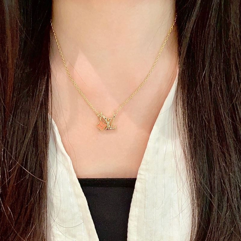 WaterResistant Louis Vuitton Necklaces 251031