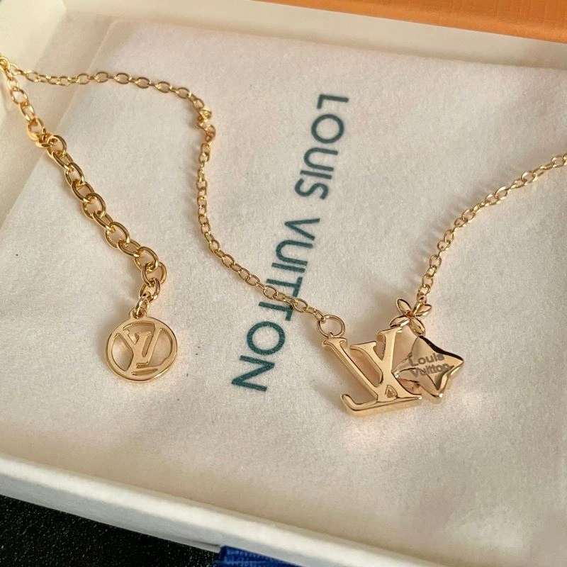 WaterResistant Louis Vuitton Necklaces 251031