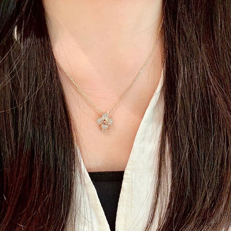 Attractive Louis Vuitton Necklaces 251052
