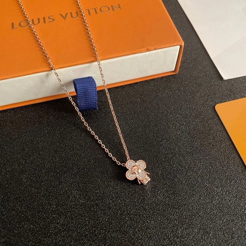 Attractive Louis Vuitton Necklaces 251052