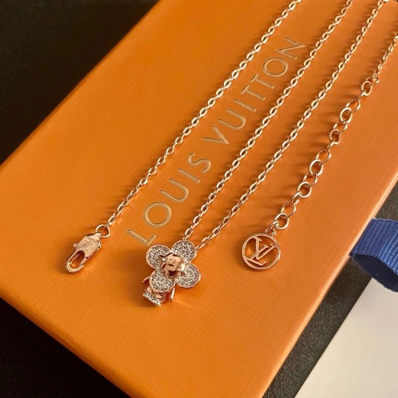 Attractive Louis Vuitton Necklaces 251052