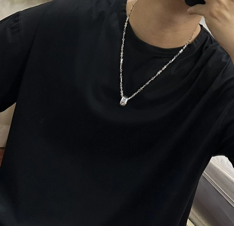 Cozy Louis Vuitton Necklaces 251043