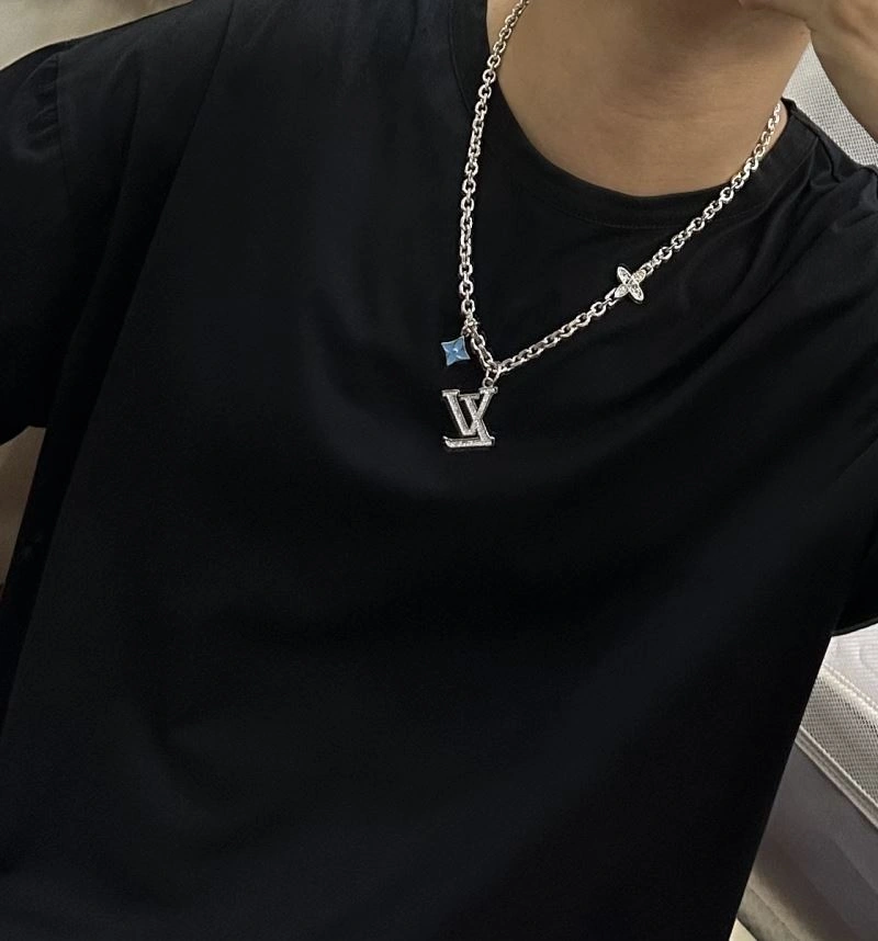 SoftTouch Louis Vuitton Necklaces 251028