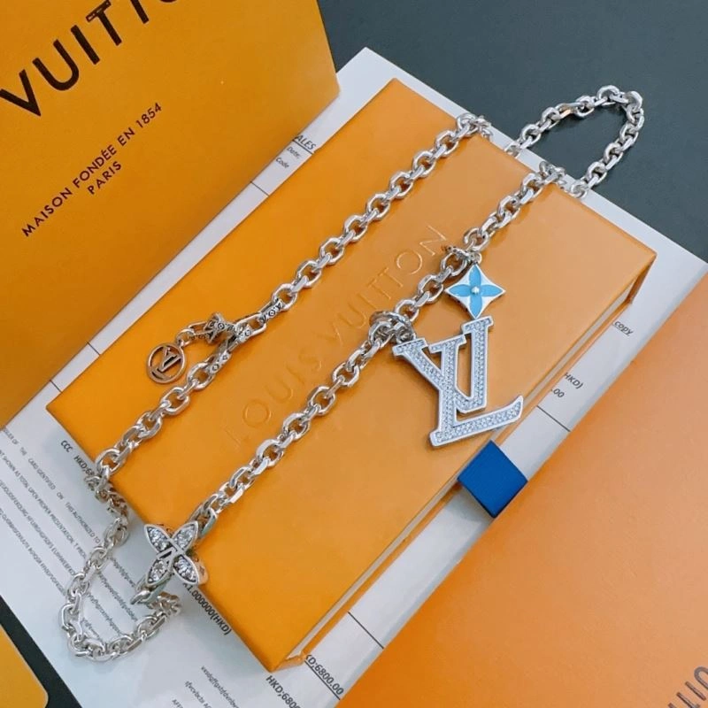 SoftTouch Louis Vuitton Necklaces 251028