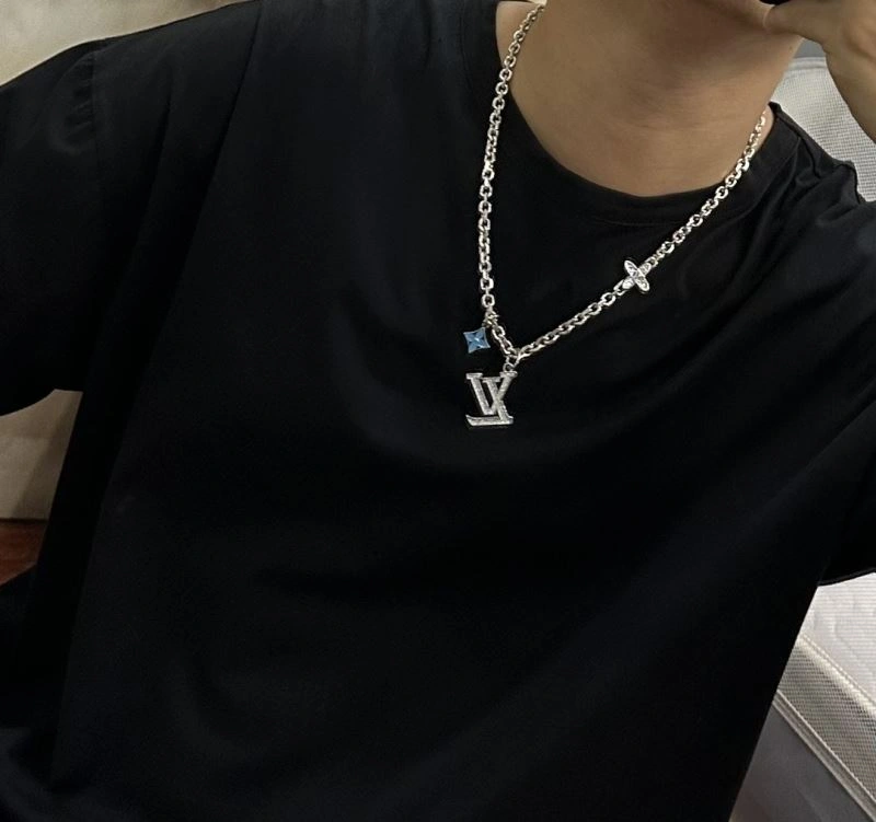 SoftTouch Louis Vuitton Necklaces 251028