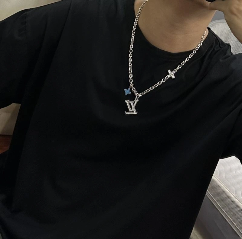 SoftTouch Louis Vuitton Necklaces 251028