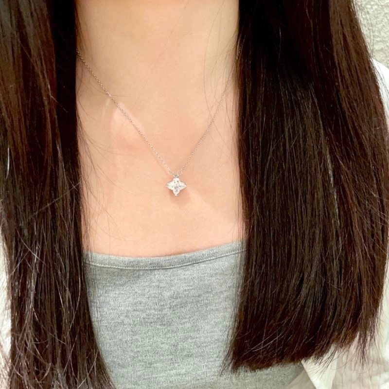 ComfortFit Louis Vuitton Necklaces 251025