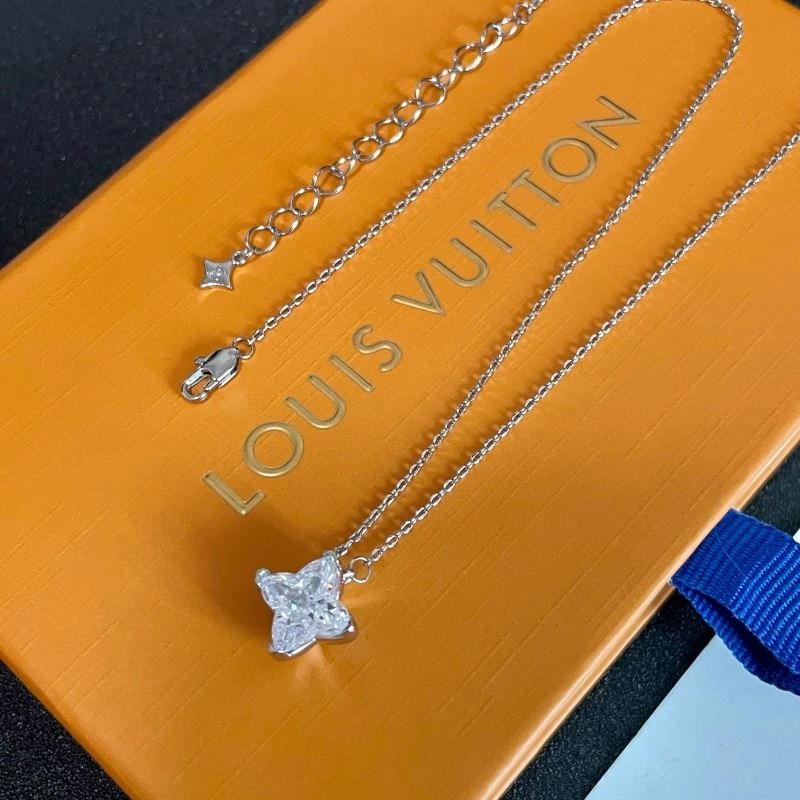 ComfortFit Louis Vuitton Necklaces 251025