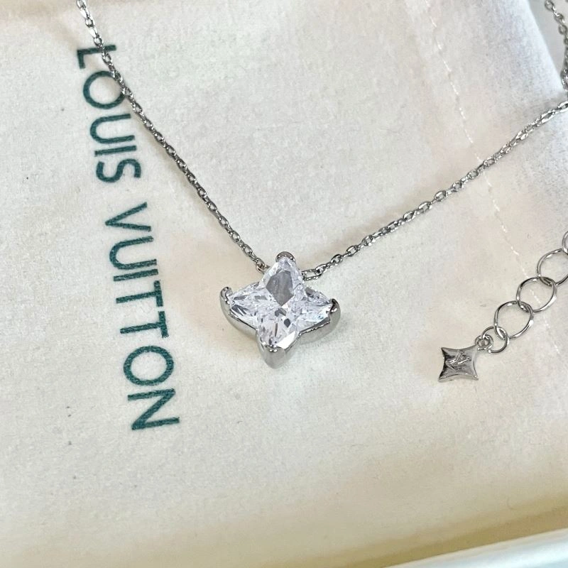 ComfortFit Louis Vuitton Necklaces 251025