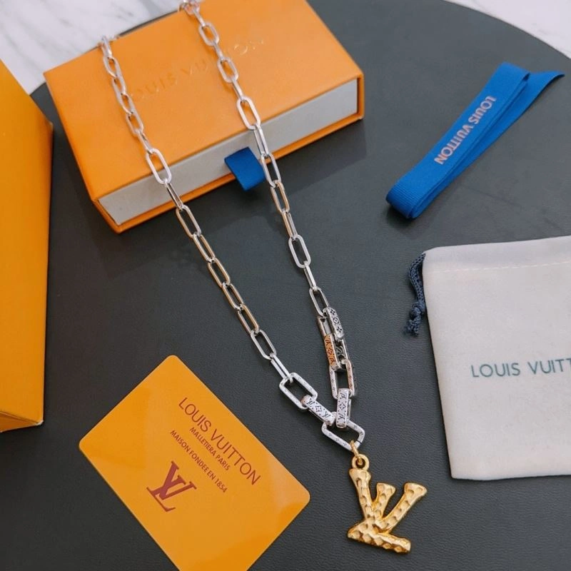 Louis Vuitton Necklaces FashionForward 251021