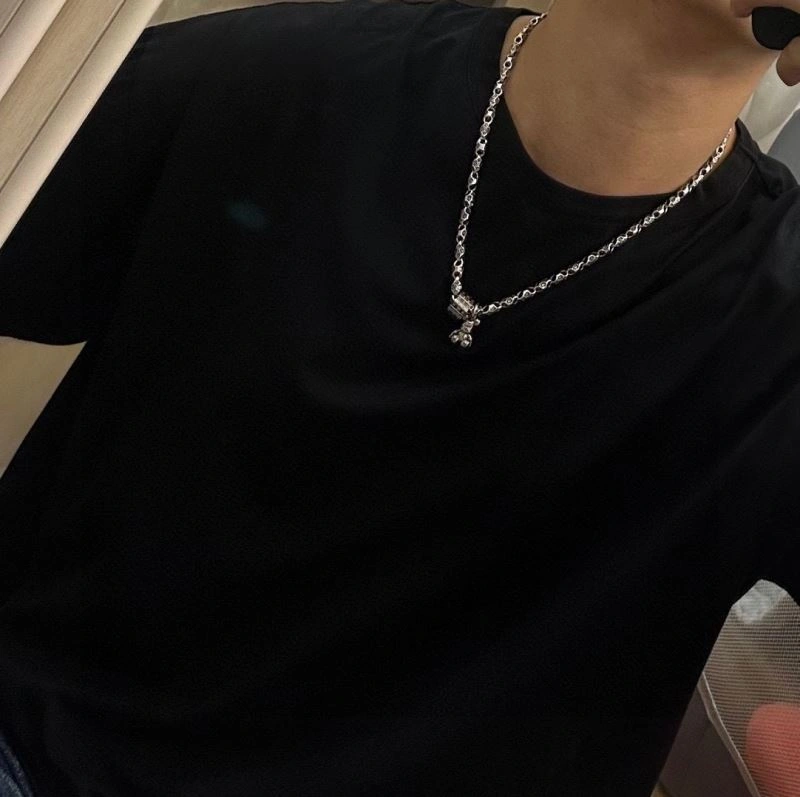 Thermal Louis Vuitton Necklaces 251020