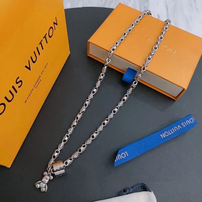 Thermal Louis Vuitton Necklaces 251020