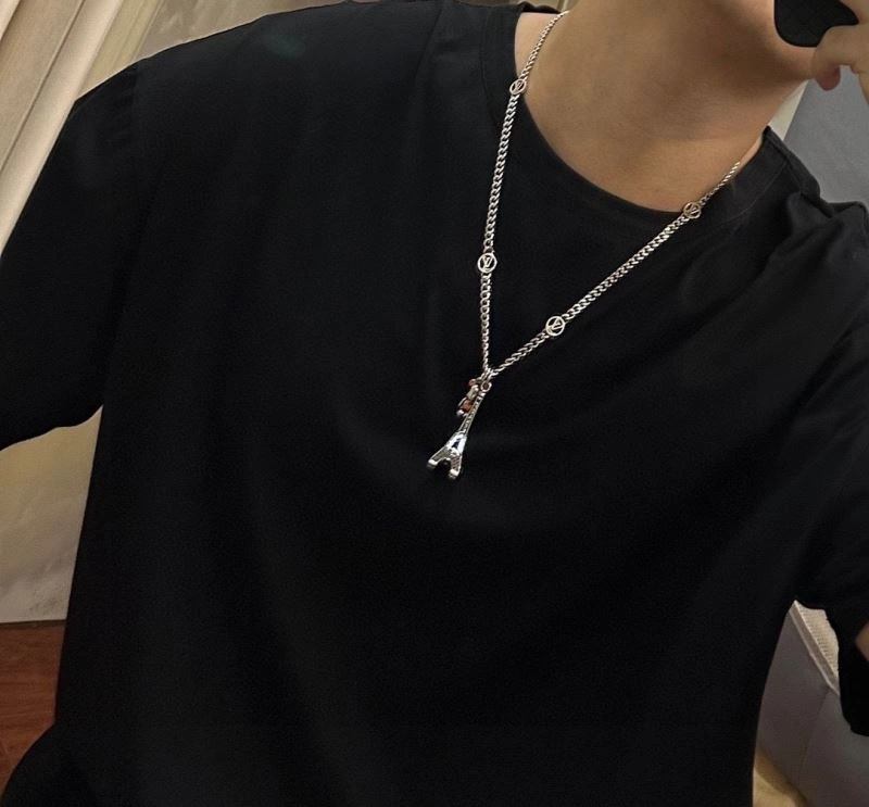 Louis Vuitton Necklaces Resilient 251022