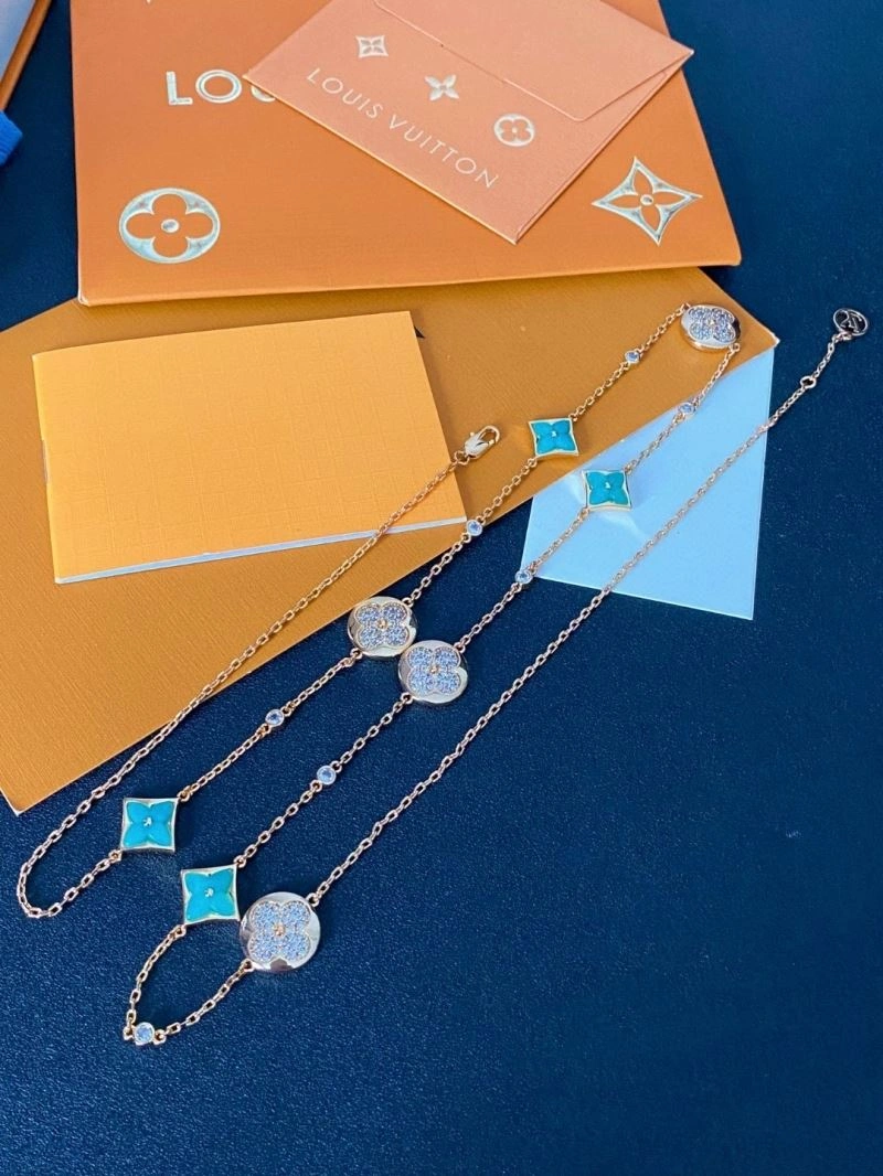 Louis Vuitton Necklaces Practical 251019