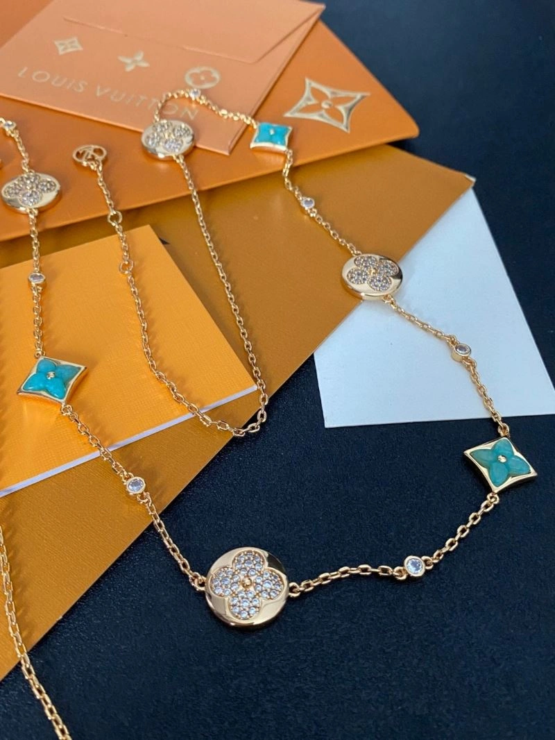 Louis Vuitton Necklaces Practical 251019