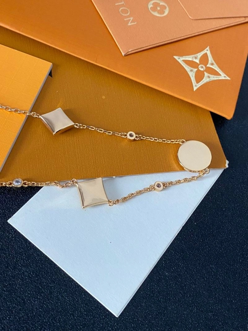 Louis Vuitton Necklaces Practical 251019