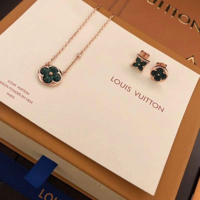 Durable Louis Vuitton Necklaces 251017