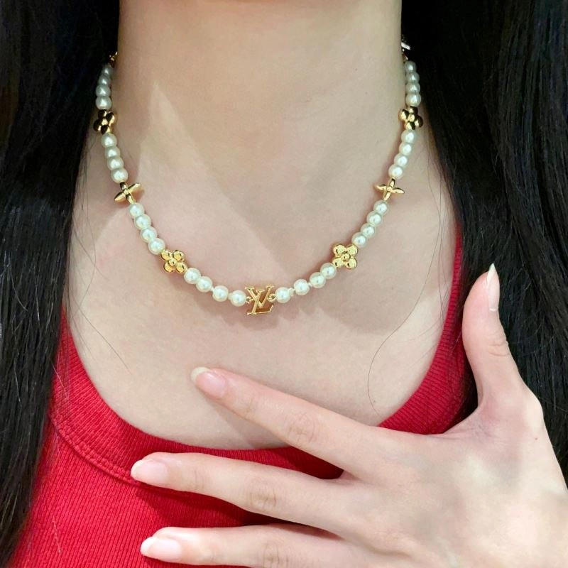 Louis Vuitton Necklaces Youthful 251015
