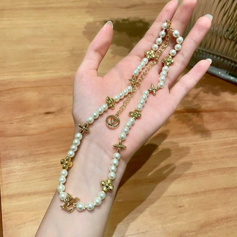 Louis Vuitton Necklaces Youthful 251015