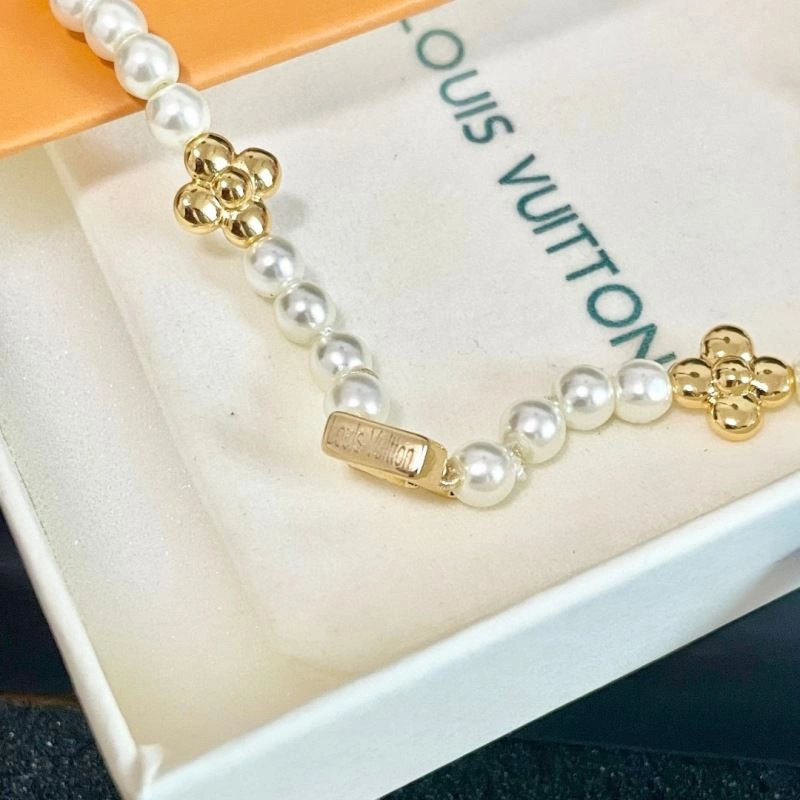Louis Vuitton Necklaces Youthful 251015