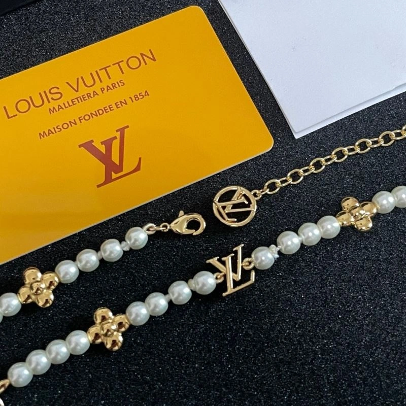 Louis Vuitton Necklaces Youthful 251015