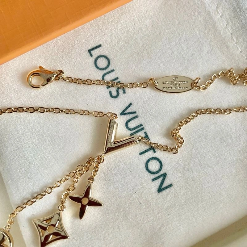 Soft Louis Vuitton Necklaces 251001