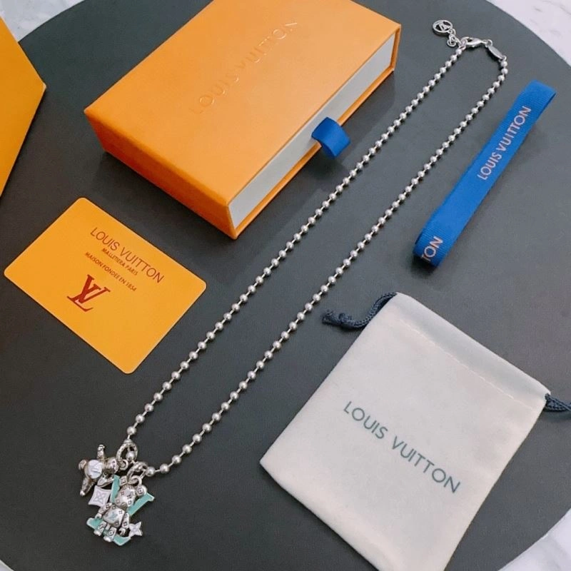 Louis Vuitton Necklaces Elegant 250996