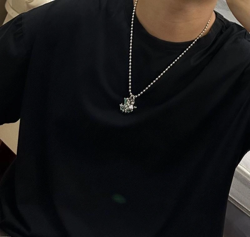 Louis Vuitton Necklaces Elegant 250996