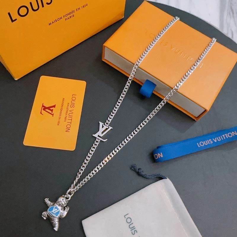 Louis Vuitton Necklaces Minimalist 250993