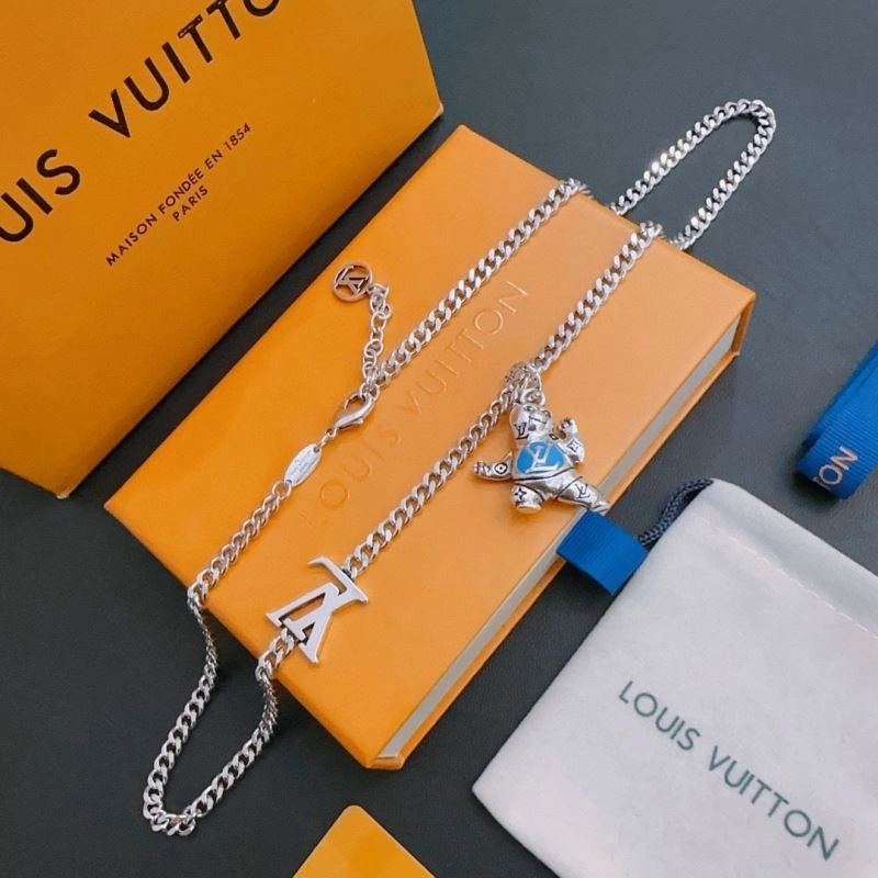 Louis Vuitton Necklaces Minimalist 250993