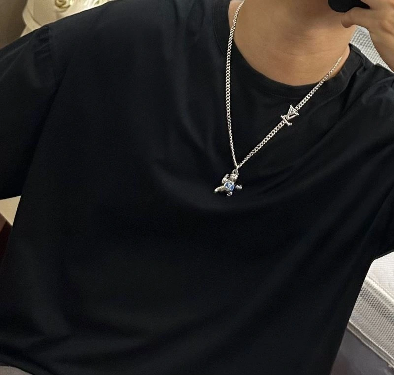 Louis Vuitton Necklaces Minimalist 250993