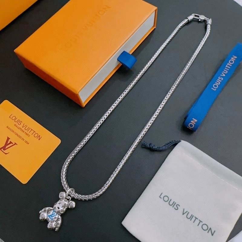 Breathable Louis Vuitton Necklaces 250997