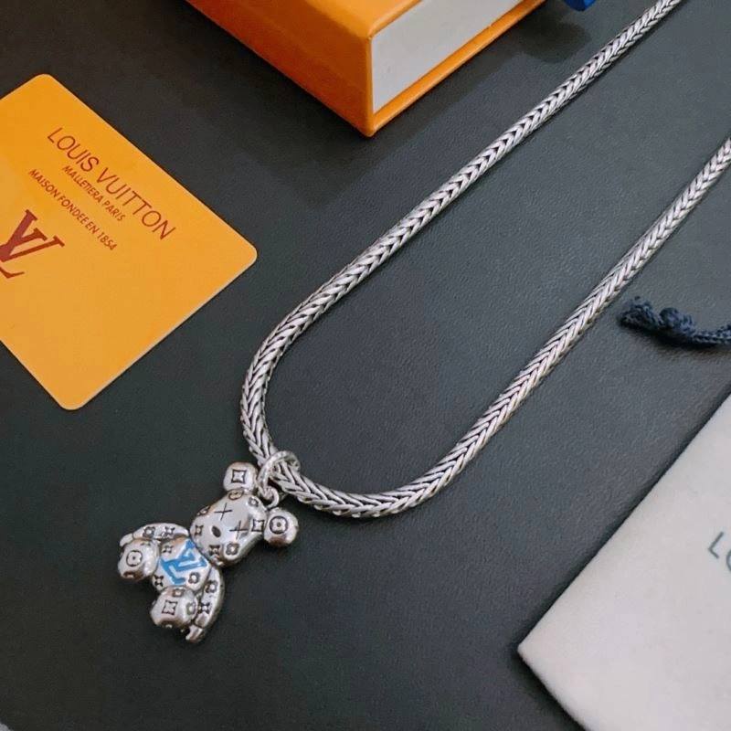 Breathable Louis Vuitton Necklaces 250997