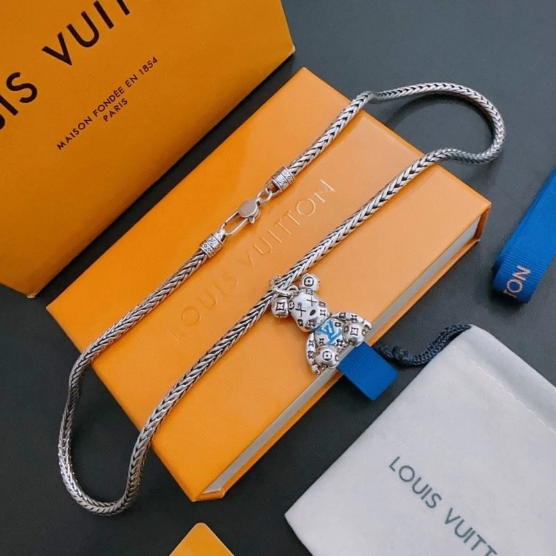 Breathable Louis Vuitton Necklaces 250997