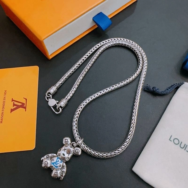 Breathable Louis Vuitton Necklaces 250997
