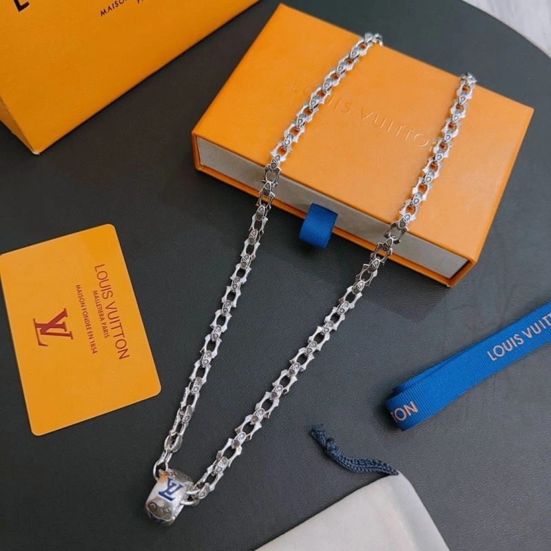 WellDesigned Louis Vuitton Necklaces 250994