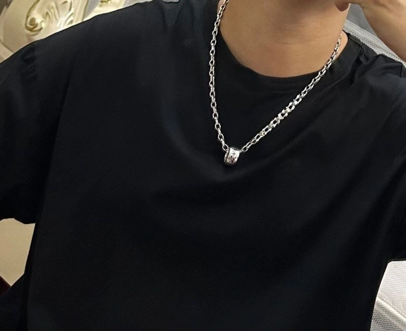 WellDesigned Louis Vuitton Necklaces 250994
